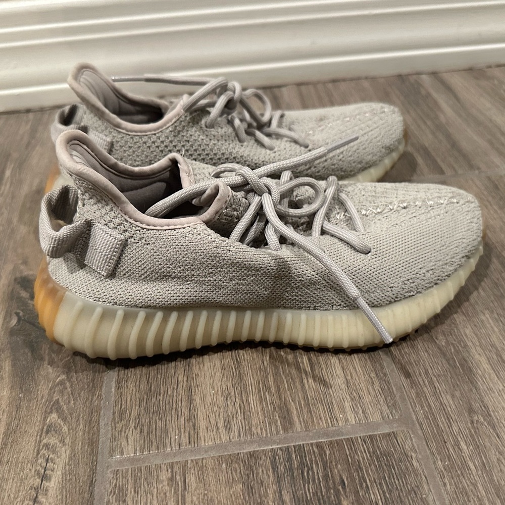 adidas Yeezy Boost 350 V2